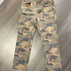 MADEWELL “The High-Rise Slim Boyjean” in camo